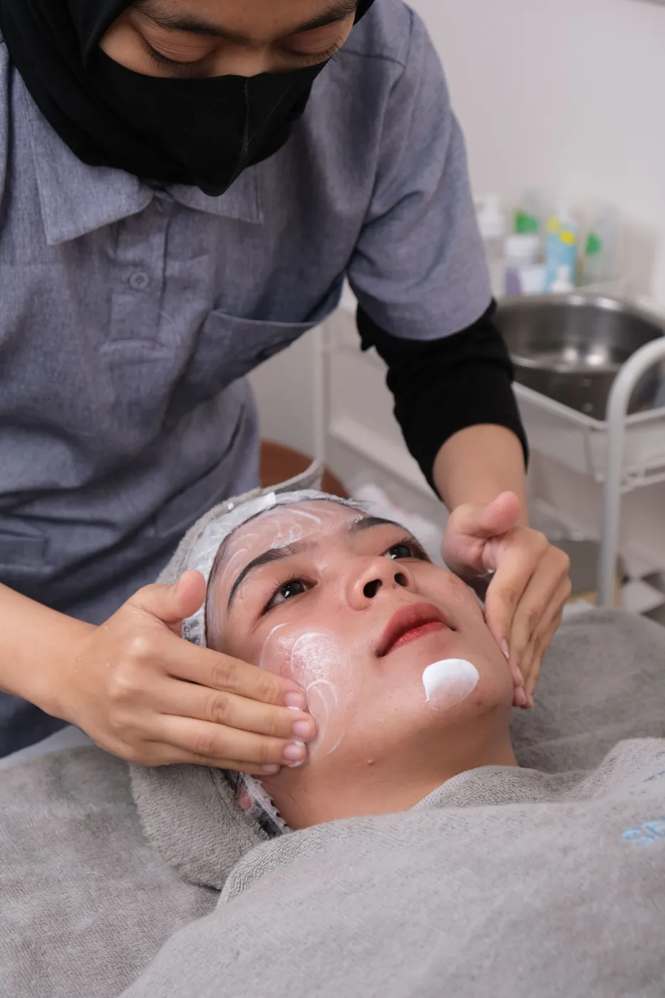 Sanfte Gesichtsmassage