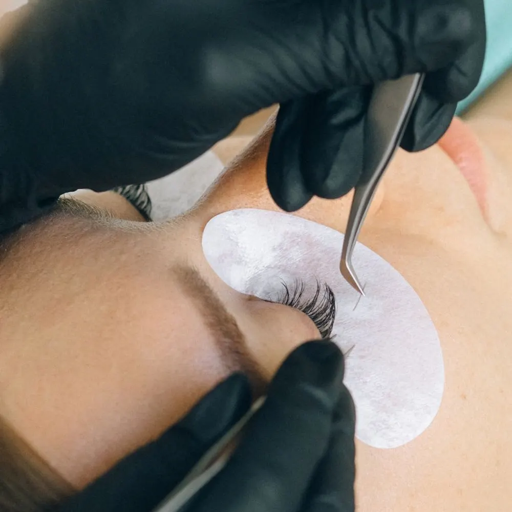 Wimpern bei der Behandlung (Platzhalterbild von Pexels – echte Studiofotos folgen)