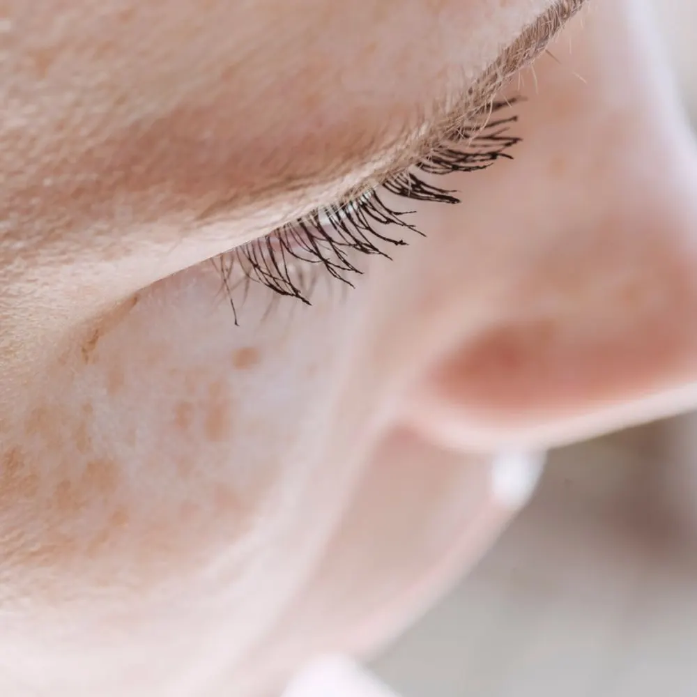 Wimpern im Detail (Platzhalterbild von Pexels – echte Studiofotos folgen)